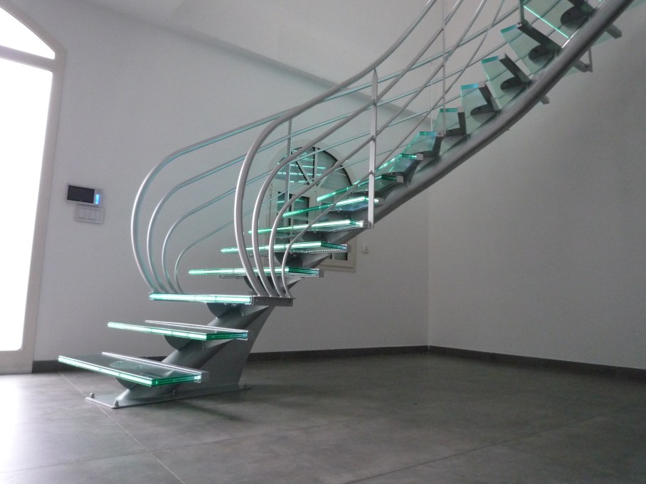 escalier design en verre