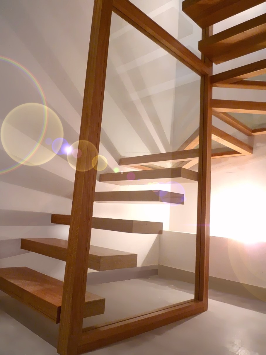 escalier design suspendu flottant