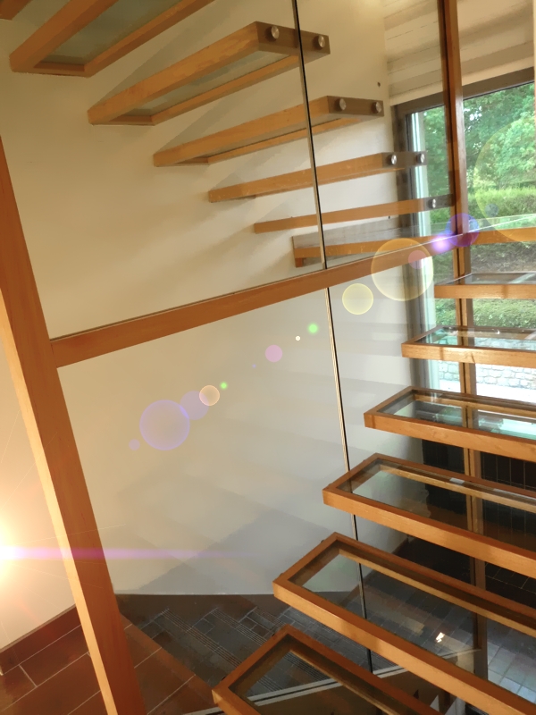 escalier design suspendu flottant