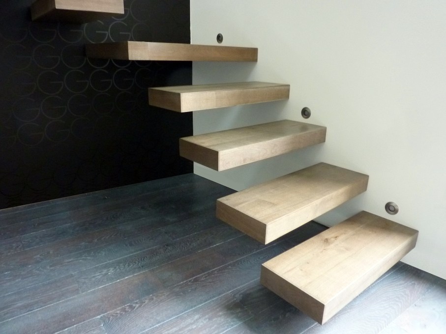 Escalier design suspendu flottant